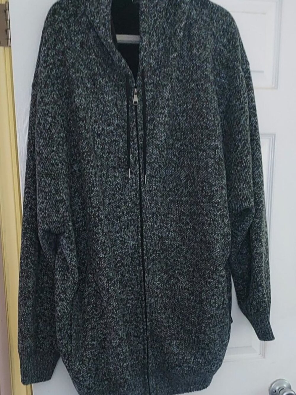 Men's Zip Jacket/cardigan - NWT - Size 4 XLT - Black/Grey - lined with faux fur